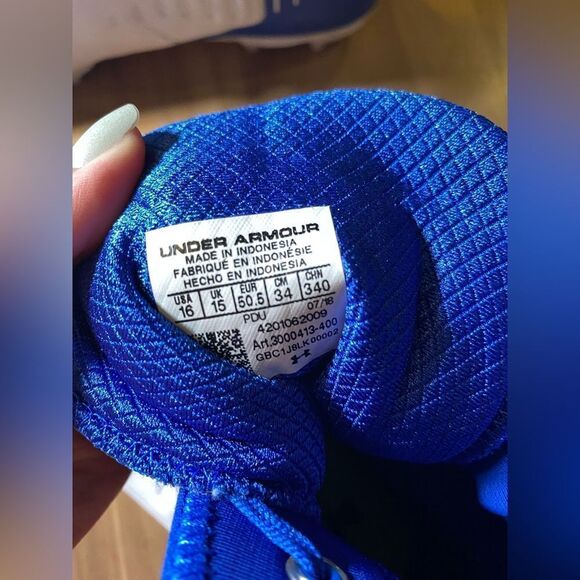 Brand new‎ size 16 under armor cleats - Picture 4 of 5